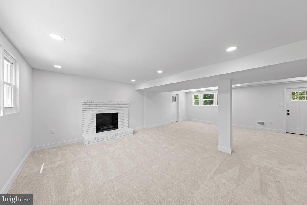Image 23 of property listing at 306 HEYSE CT, Fort Washington, MD 20744