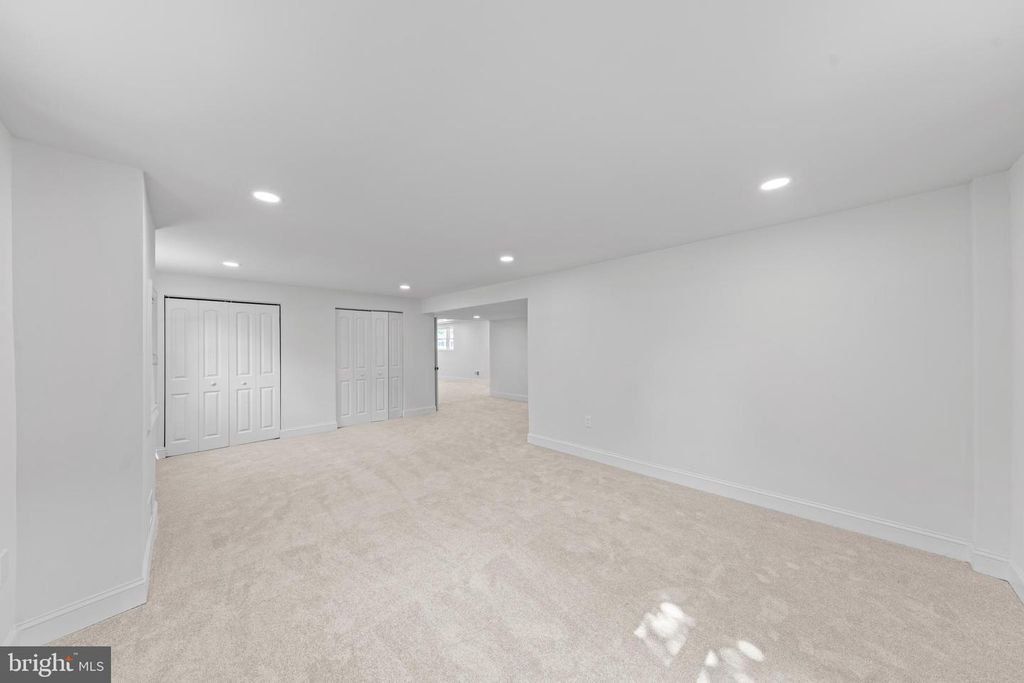 Image 25 of property listing at 306 HEYSE CT, Fort Washington, MD 20744
