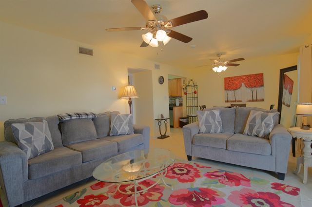 5092 BEACH DRIVE SE A, St Petersburg, FL 33705