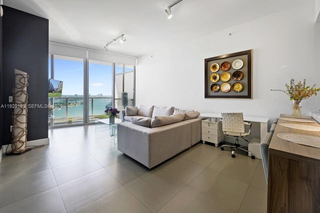 1100 Biscayne Blvd 3104, Miami, FL 33132