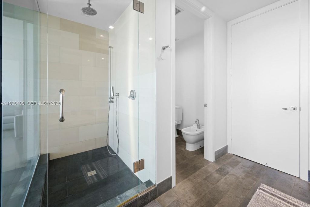 Image 11 of property listing at 1100 Biscayne Blvd 3104, Miami, FL 33132