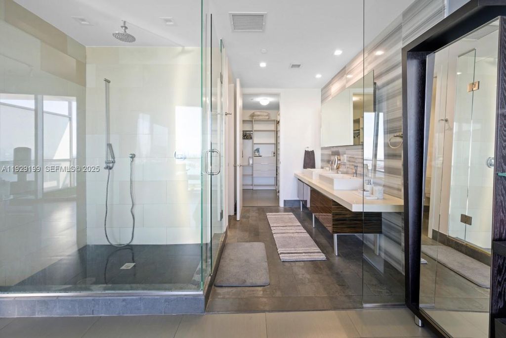 Image 12 of property listing at 1100 Biscayne Blvd 3104, Miami, FL 33132