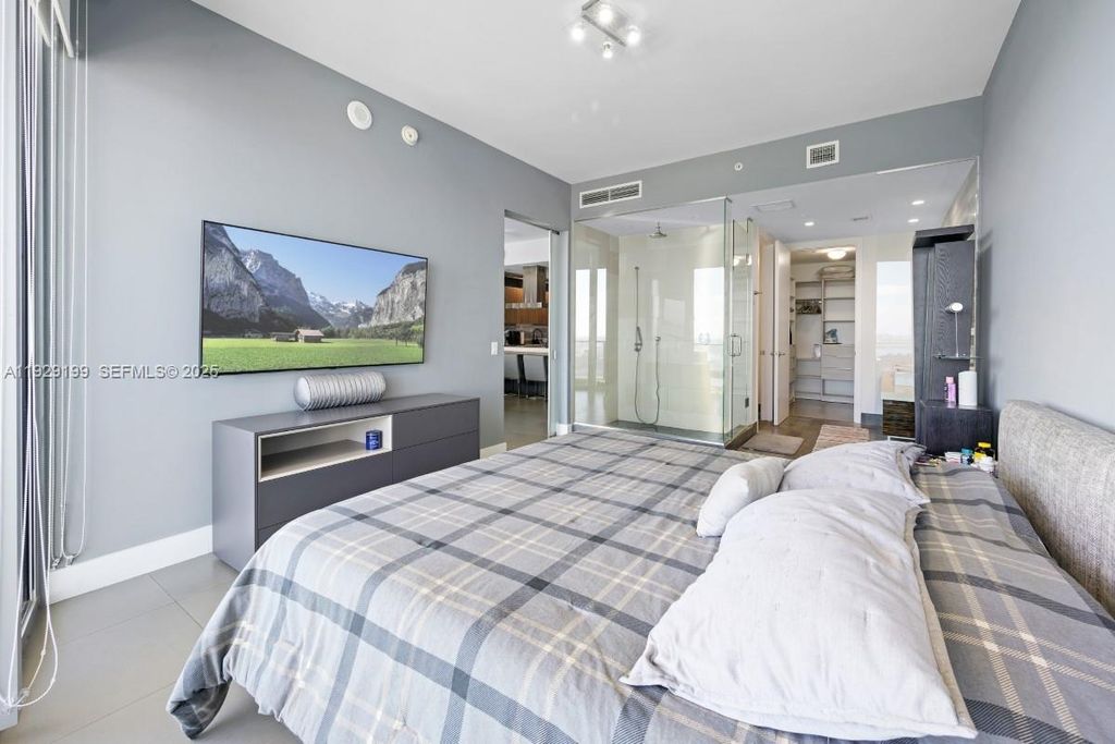 Image 13 of property listing at 1100 Biscayne Blvd 3104, Miami, FL 33132