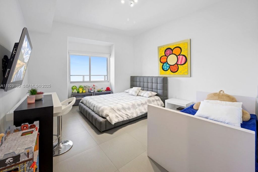 Image 19 of property listing at 1100 Biscayne Blvd 3104, Miami, FL 33132