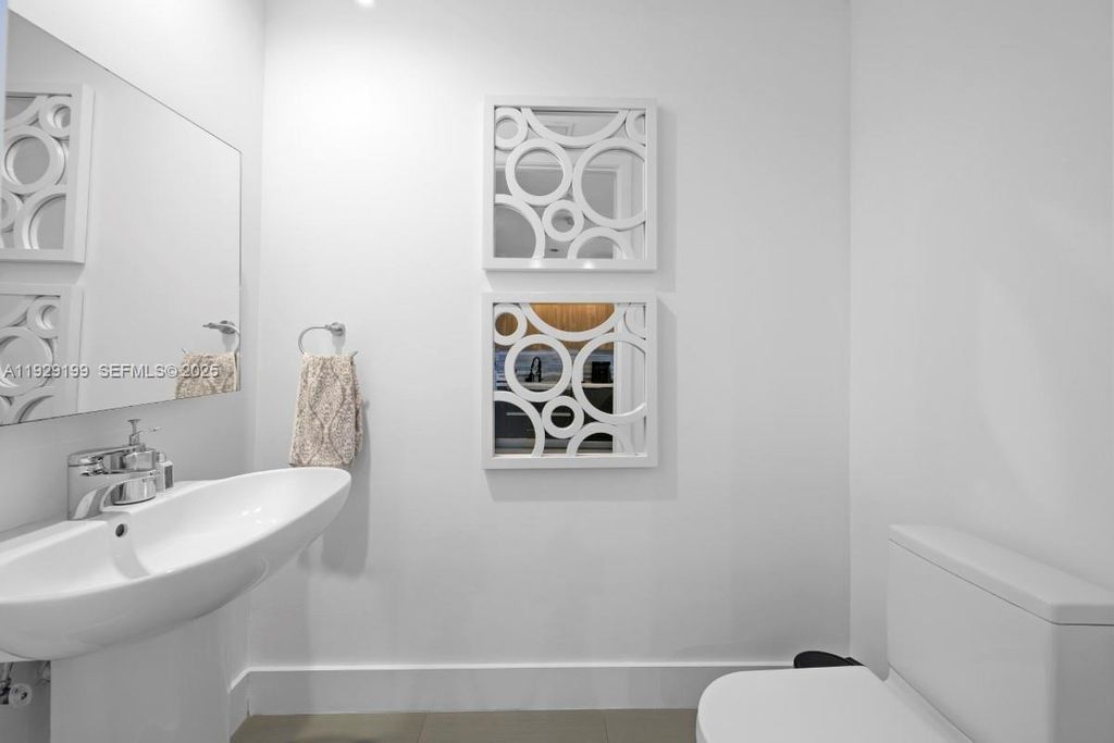 Image 21 of property listing at 1100 Biscayne Blvd 3104, Miami, FL 33132