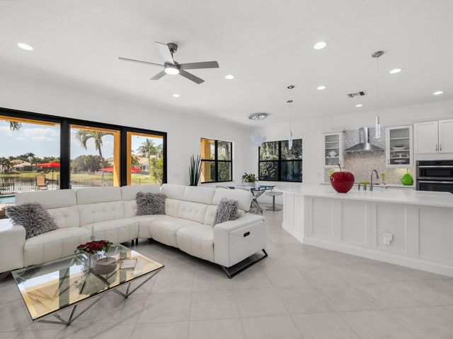 8256 Bradford Way, Parkland, FL 33076