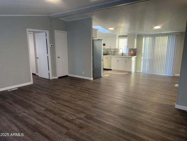 19741 E INDIAN HILLS Drive, Black Canyon City, AZ 85324