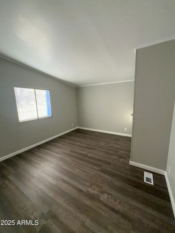 19741 E INDIAN HILLS Drive, Black Canyon City, AZ 85324