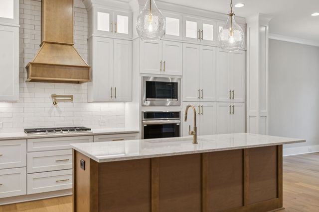 6204 Cedar Brooke Lane, Spring Hill, TN 37174