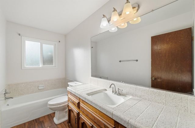 1509 Maplehill Rd, Modesto, CA 95350