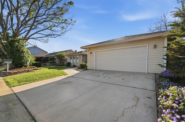 1509 Maplehill Rd, Modesto, CA 95350