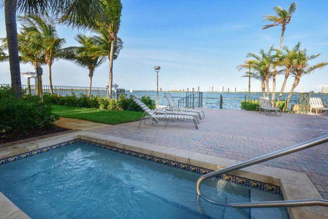 1135 Lake Shore Drive 206, Lake Park, FL 33403