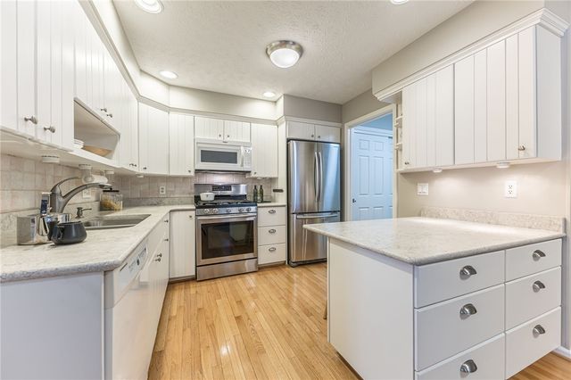 64 Greenwood Park, Pittsford, NY 14534