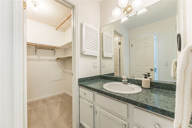64 Greenwood Park, Pittsford, NY 14534