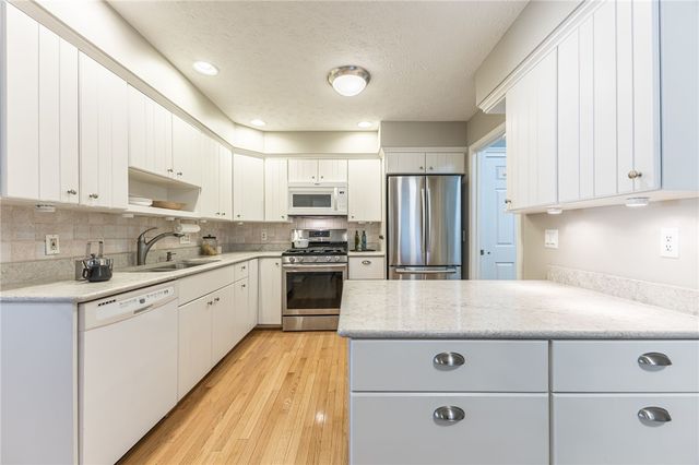 64 Greenwood Park, Pittsford, NY 14534