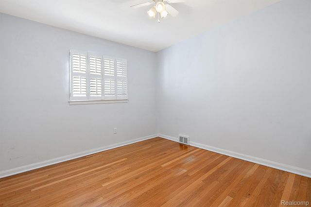 1581 Cheltenham Road, Birmingham, MI 48009