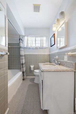 1581 Cheltenham Road, Birmingham, MI 48009