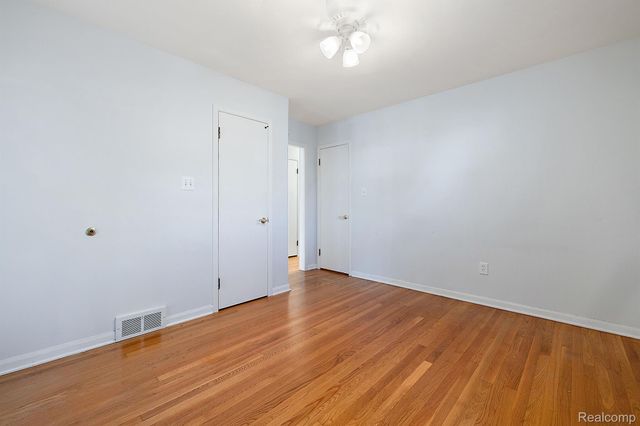 1581 Cheltenham Road, Birmingham, MI 48009