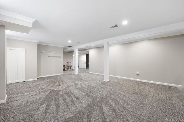1581 Cheltenham Road, Birmingham, MI 48009