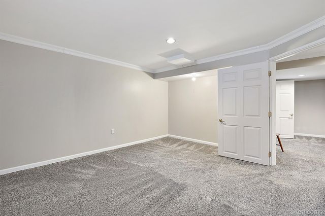 1581 Cheltenham Road, Birmingham, MI 48009