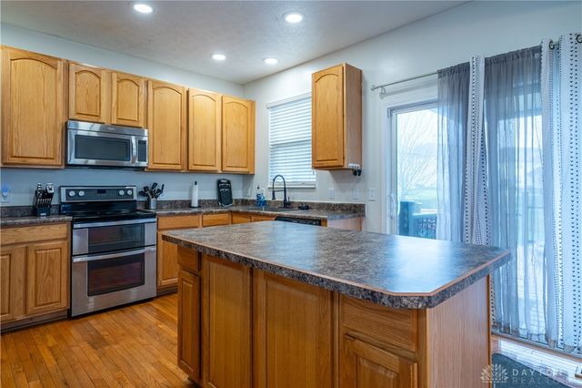 6907 Pegram Way, Huber Heights, OH 45424