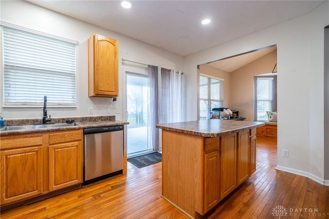 6907 Pegram Way, Huber Heights, OH 45424