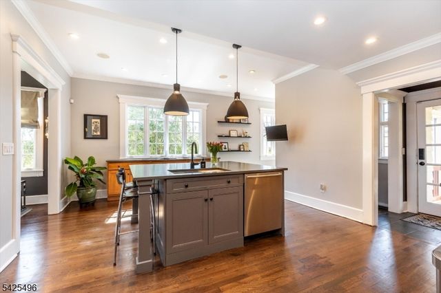 108 Durand Rd, Maplewood Twp., NJ 07040