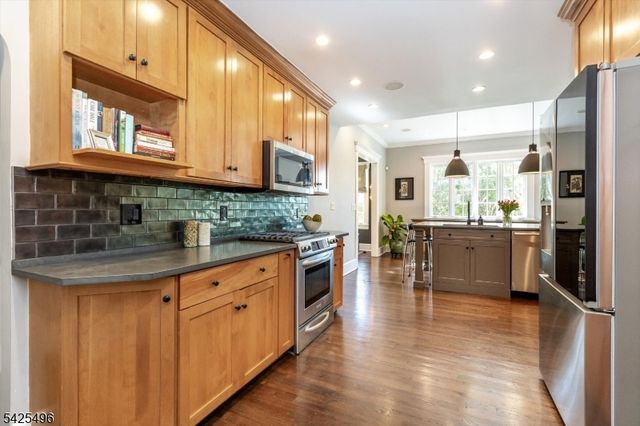 108 Durand Rd, Maplewood Twp., NJ 07040