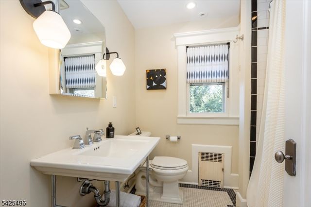 108 Durand Rd, Maplewood Twp., NJ 07040