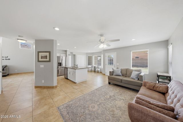 2221 E MENADOTA Drive, Phoenix, AZ 85024