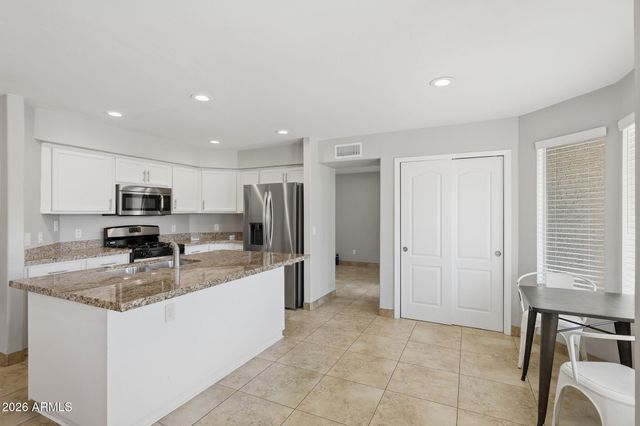 2221 E MENADOTA Drive, Phoenix, AZ 85024