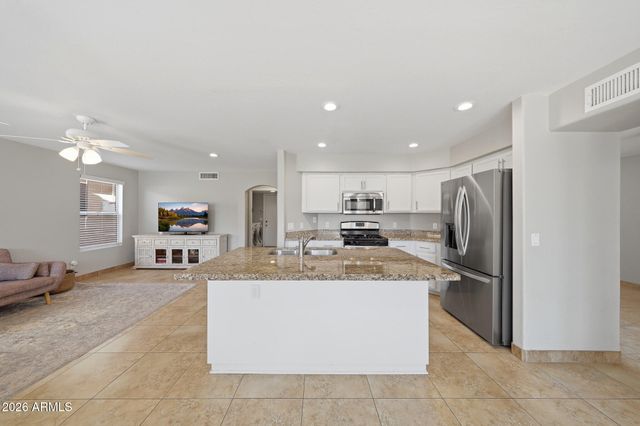 2221 E MENADOTA Drive, Phoenix, AZ 85024