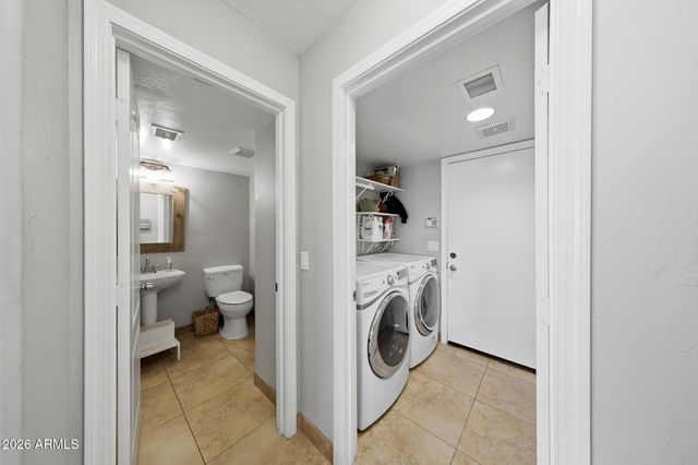 2221 E MENADOTA Drive, Phoenix, AZ 85024