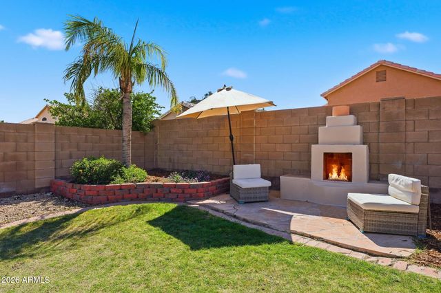 2221 E MENADOTA Drive, Phoenix, AZ 85024