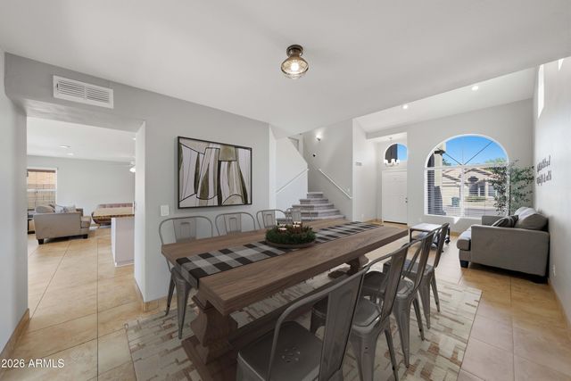 2221 E MENADOTA Drive, Phoenix, AZ 85024