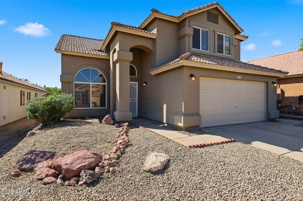 2221 E MENADOTA Drive, Phoenix, AZ 85024