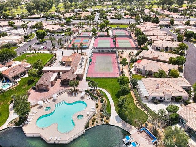 48121 Calle Seranas, La Quinta, CA 92253