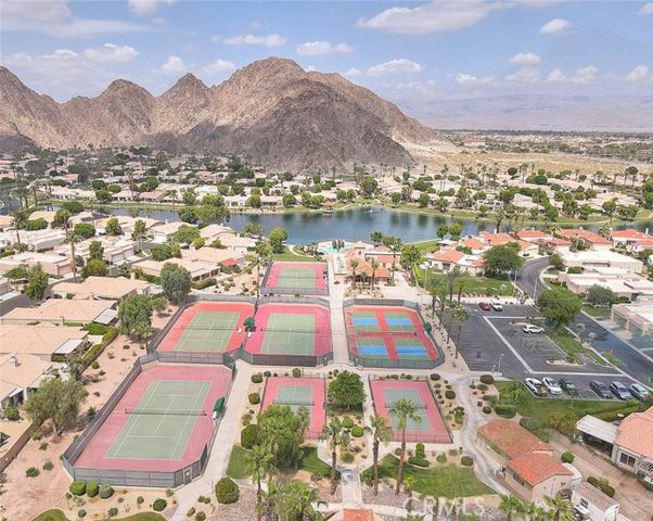 48121 Calle Seranas, La Quinta, CA 92253