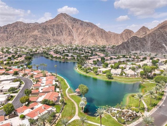 48121 Calle Seranas, La Quinta, CA 92253