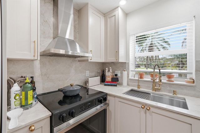 10690 NW 12th Drive, Plantation, FL 33322