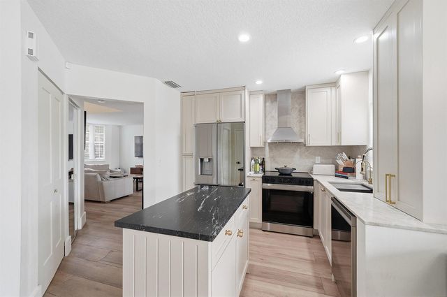 10690 NW 12th Drive, Plantation, FL 33322