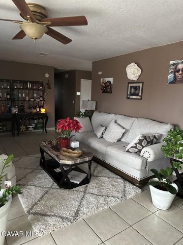 8100 Hemlock Avenue, California City, CA 93505