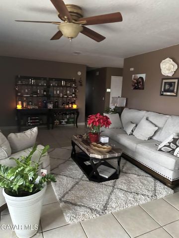 8100 Hemlock Avenue, California City, CA 93505