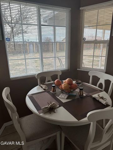 8100 Hemlock Avenue, California City, CA 93505