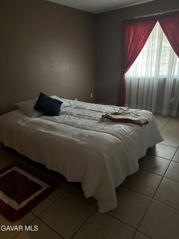 8100 Hemlock Avenue, California City, CA 93505