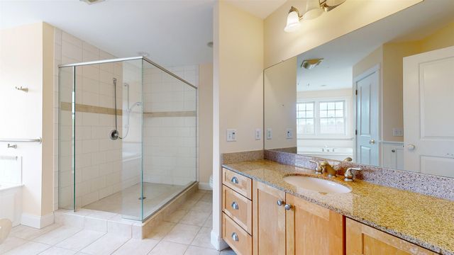 20 Robin Lane, Charlotte, VT 05445