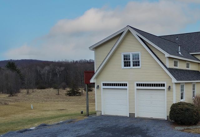 20 Robin Lane, Charlotte, VT 05445