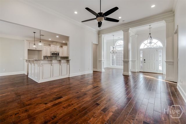 389 Chastain Cir, Richmond Hill, GA 31324