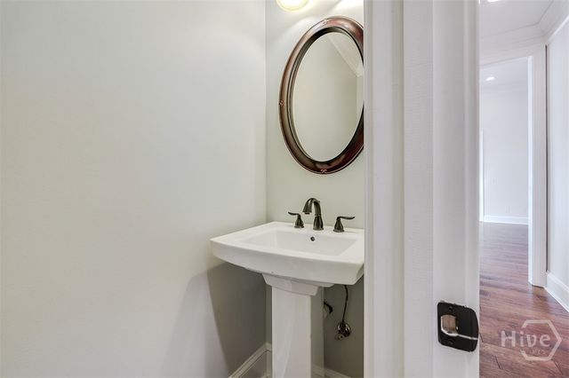 389 Chastain Cir, Richmond Hill, GA 31324