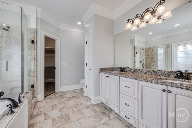 389 Chastain Cir, Richmond Hill, GA 31324